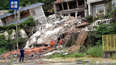 翻翻策略 广州白云村屋垮塌现场消防全力救援 已救出7人持续搜救中